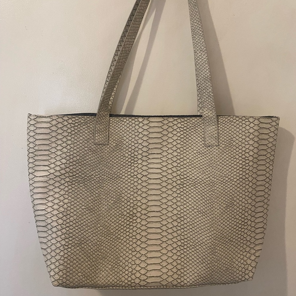 Bloomingdale's Textured Lizard Faux Python Snakes… - image 6